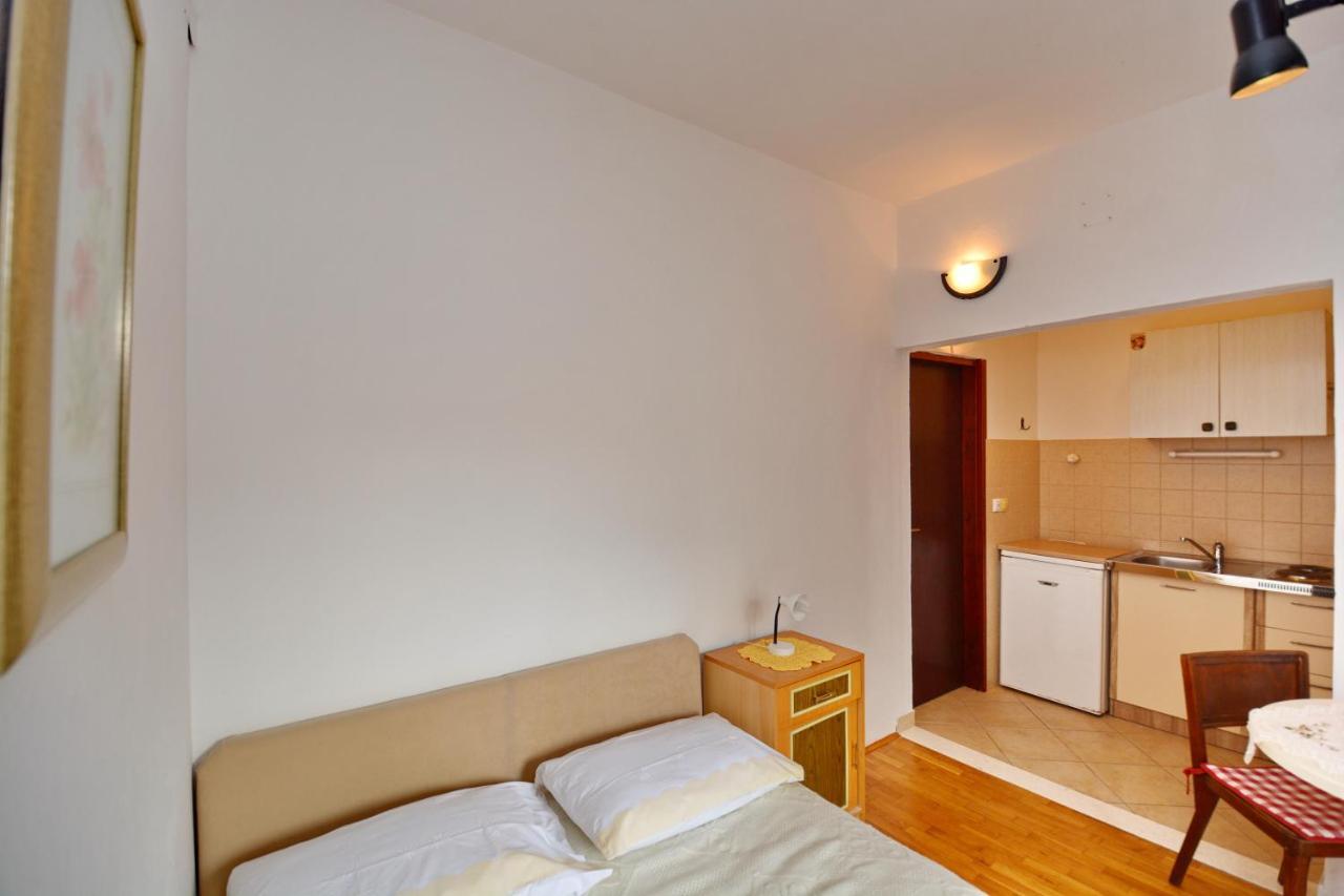 Apartmani Irena Ciovo 特罗吉尔 外观 照片